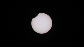 The UK Wants You to Know They Can See the Eclipse, Too<em></em>